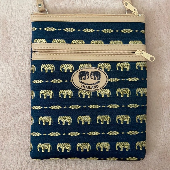 Handbags - Dark green with golden elephant patterned crossbody bag
